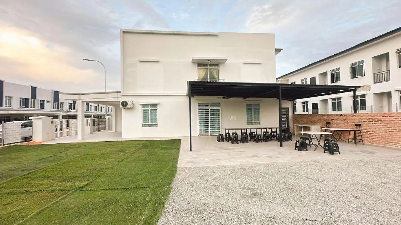 A27 Royal Dato Onn 2 Party House Corner Lot Johor Bahru 0*,  Malajsie